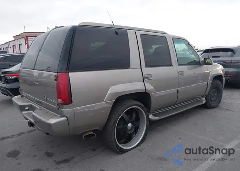 2000 Cadillac Escalade Standard z USA, uszkodzony, nr VIN 1GYEK13R6YR116921